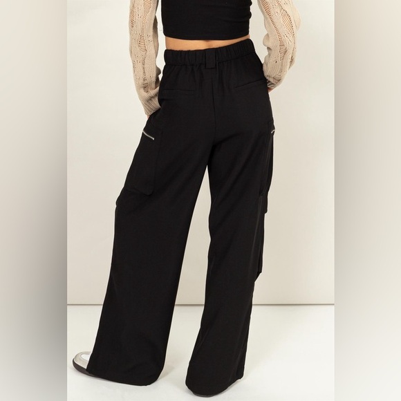 19B. Elastic Waist Wide Leg Cargo Pants - Black - Picture 3 of 6